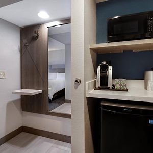One-Bedroom King Suite